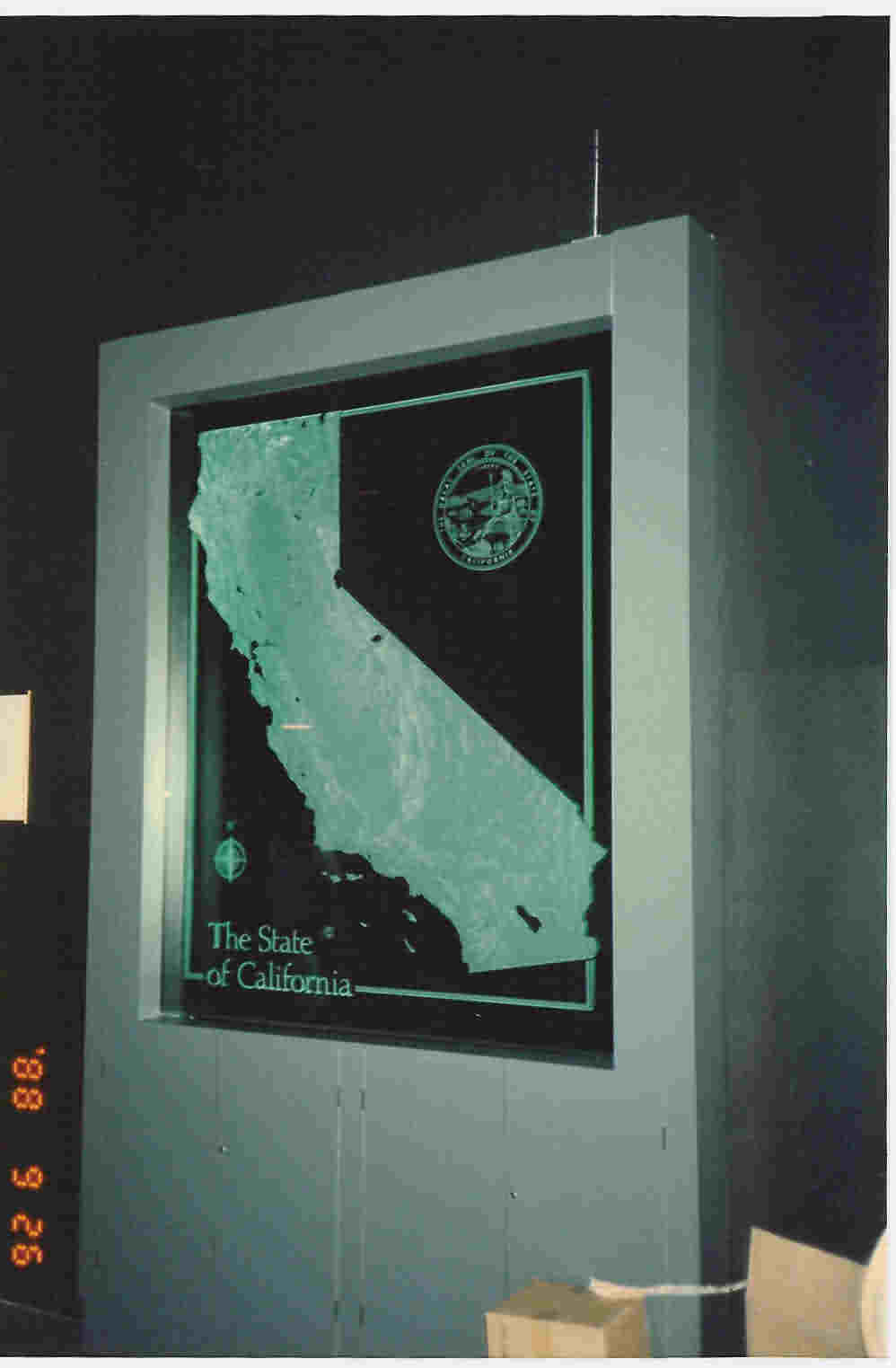 Entrance to the State of
                California, U.S.A., Pavilion